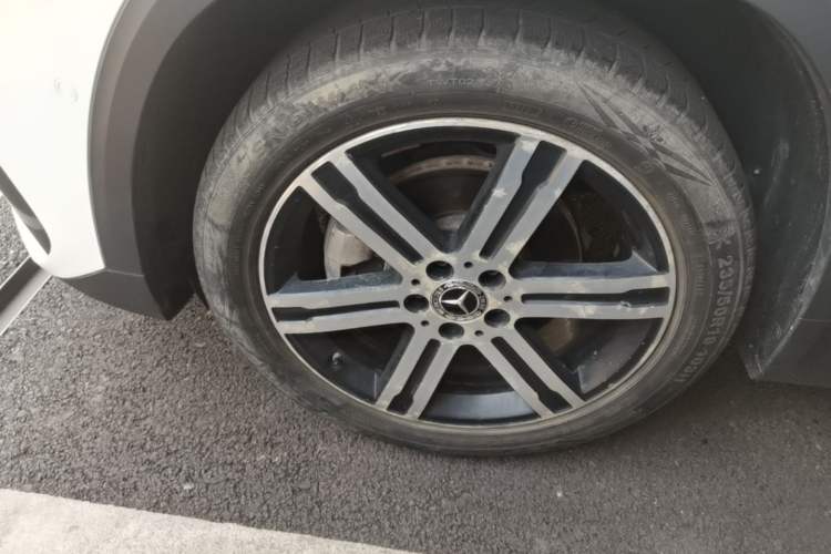 Used Mercedes-Benz GLA 2020 GLA 200 4MATIC Left Front Wheel Hub