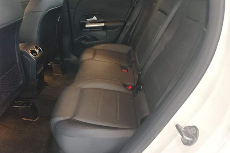 Used Mercedes-Benz GLA 2020 GLA 200 Left Rear Seat