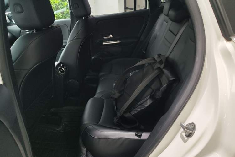Used Mercedes-Benz GLA 2020 GLA 200 Left Rear Seat