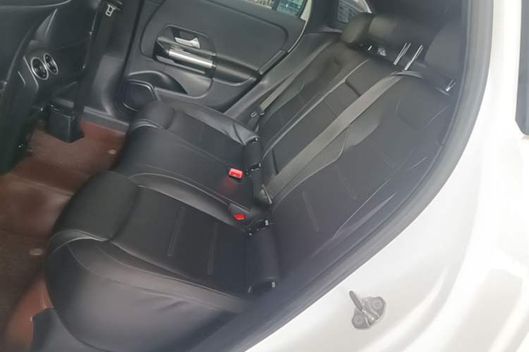 Used Mercedes-Benz GLA 2020 GLA 200 Left Rear Seat