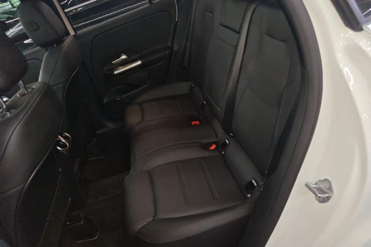 Used Mercedes-Benz GLA 2020 GLA 200 Left Rear Seat
