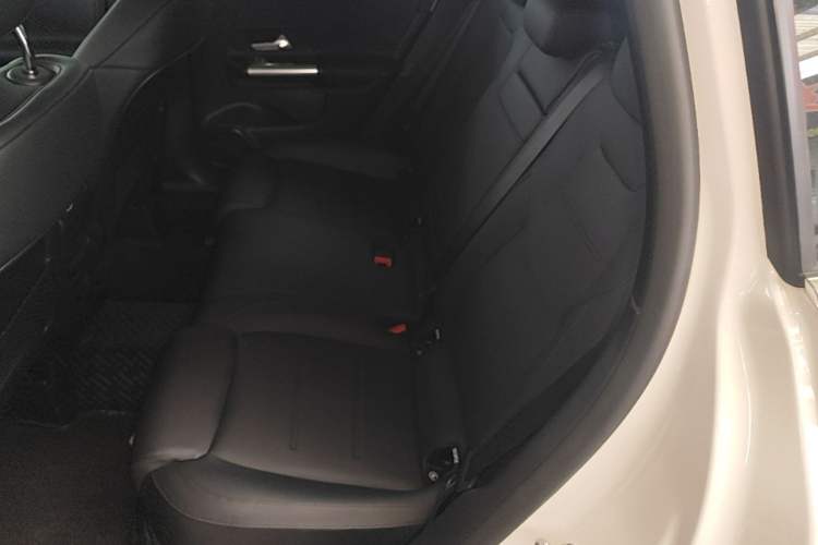 Used Mercedes-Benz GLA 2020 GLA 200 Left Rear Seat