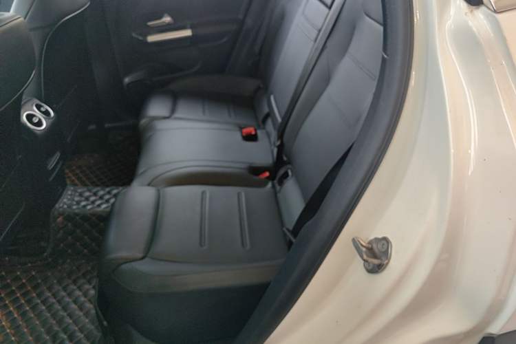 Used Mercedes-Benz GLA 2020 GLA 200 Left Rear Seat