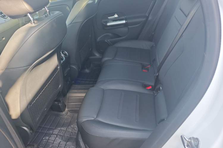 Used Mercedes-Benz GLA 2020 GLA 200 Left Rear Seat