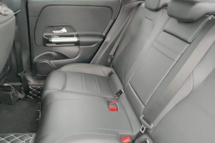 Used Mercedes-Benz GLA 2020 GLA 200 Left Rear Seat