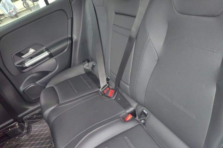 Used Mercedes-Benz GLA 2020 GLA 200 Left Rear Seat