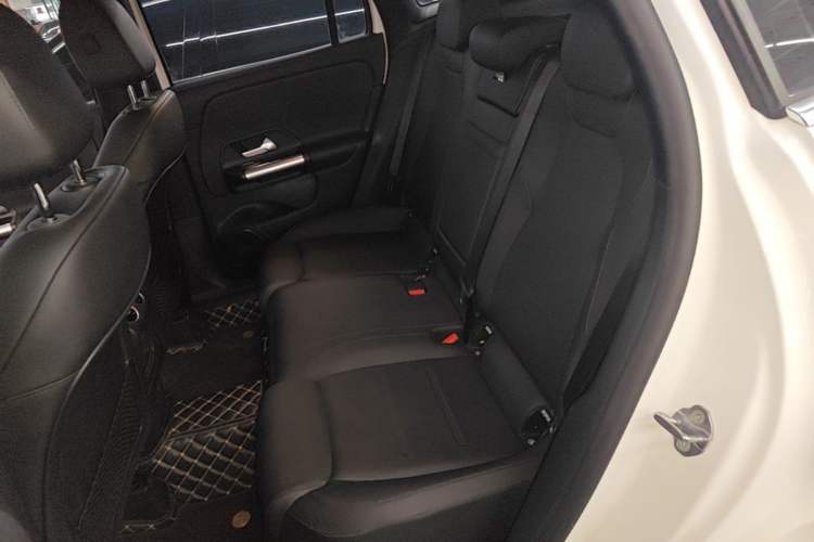 Used Mercedes-Benz GLA 2020 GLA 200 Left Rear Seat