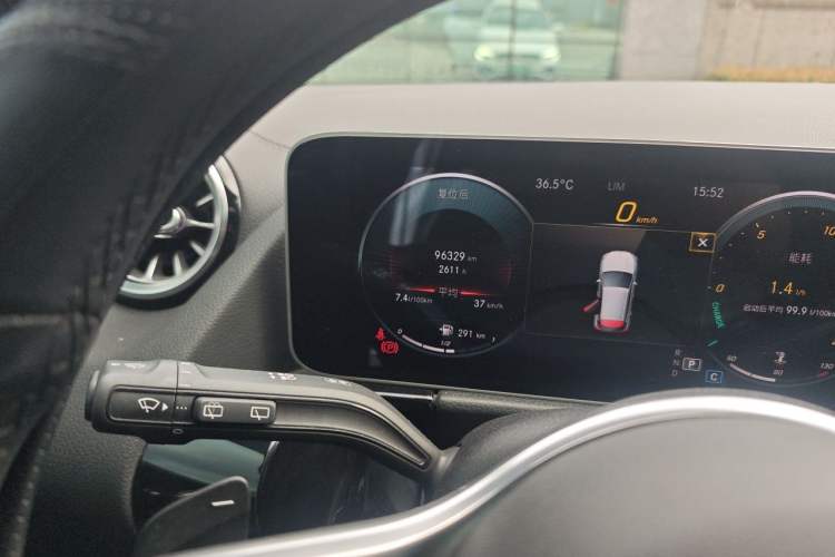 Used Mercedes-Benz GLA 2020 GLA 200 Odometer Close Up