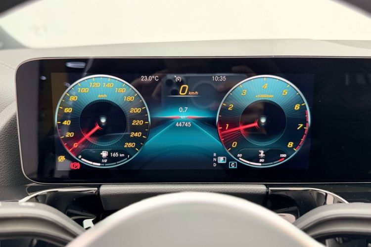 Used Mercedes-Benz GLA 2020 GLA 200 Odometer Close Up