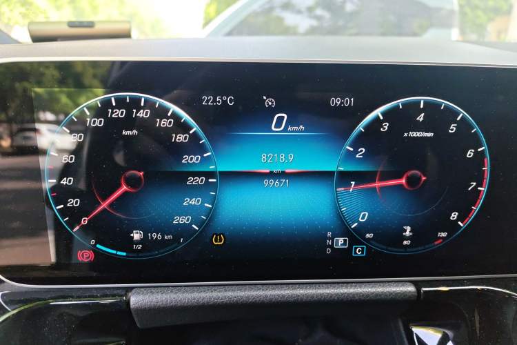 Used Mercedes-Benz GLA 2020 GLA 200 Odometer Close Up
