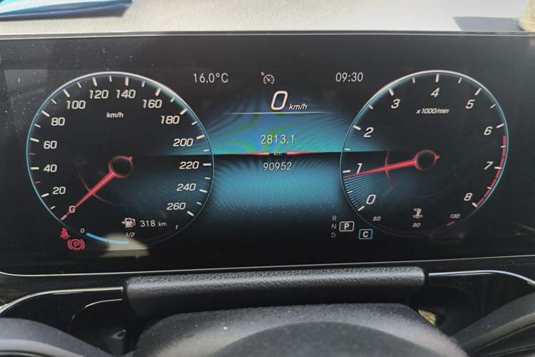 Used Mercedes-Benz GLA 2020 GLA 180 Odometer Close Up