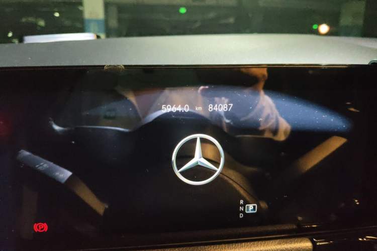 Used Mercedes-Benz GLA 2020 GLA 200 Odometer Close Up