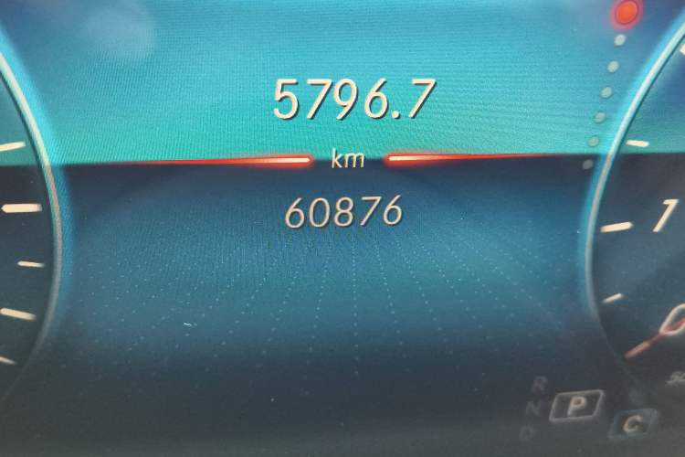 Used Mercedes-Benz GLA 2020 GLA 200 Odometer Close Up