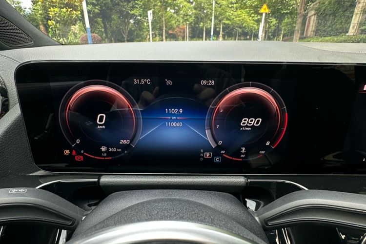 Used Mercedes-Benz GLA 2020 GLA 180 Odometer Close Up