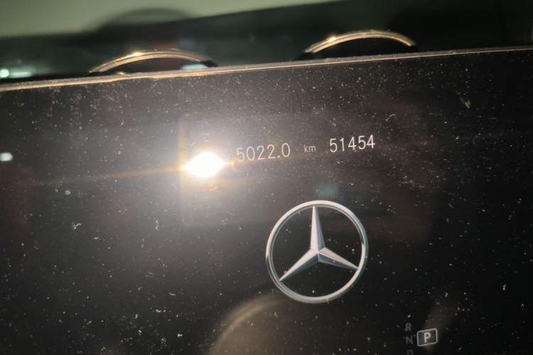 Used Mercedes-Benz GLA 2020 GLA 200 Odometer Close Up