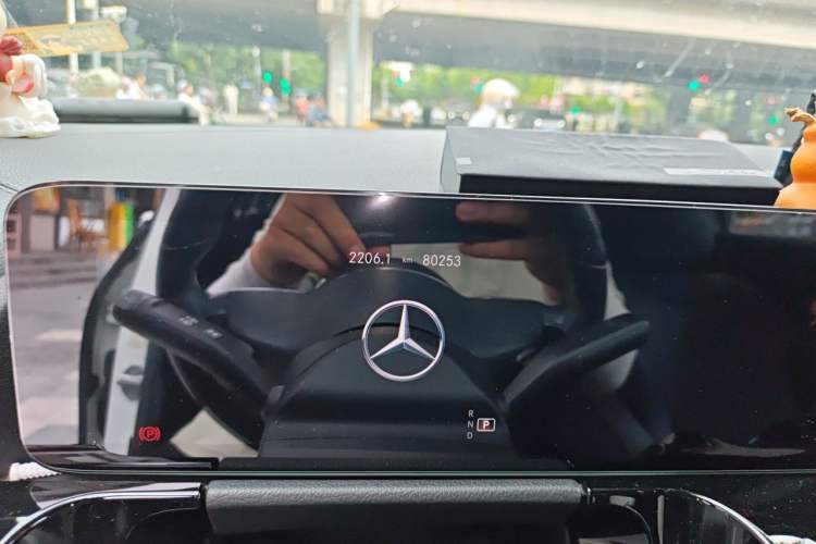 Used Mercedes-Benz GLA 2020 GLA 180 Odometer Close Up