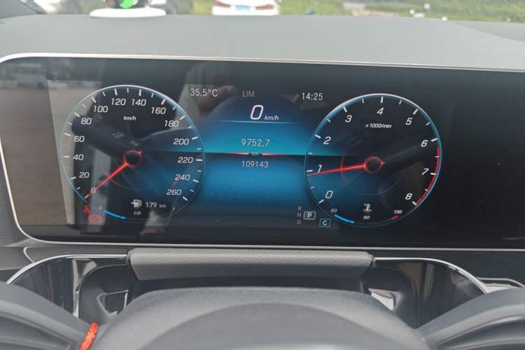 Used Mercedes-Benz GLA 2020 GLA 200 Odometer Close Up