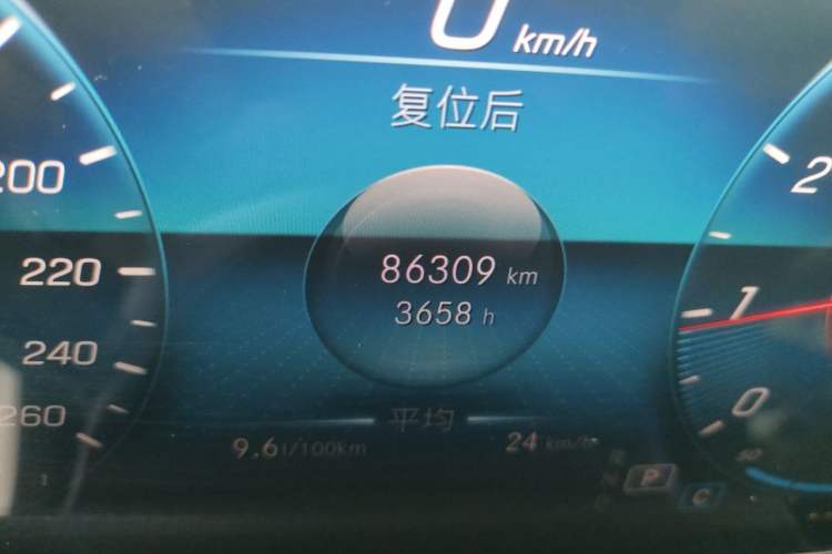 Used Mercedes-Benz GLA 2020 GLA 200 Odometer Close Up