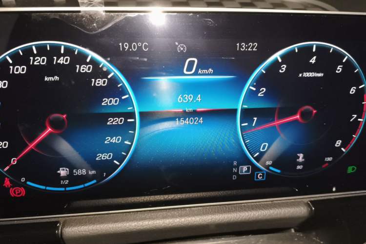 Used Mercedes-Benz GLA 2020 GLA 200 Odometer Close Up
