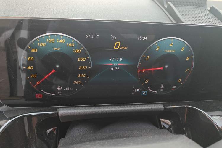 Used Mercedes-Benz GLA 2020 GLA 200 Odometer Close Up