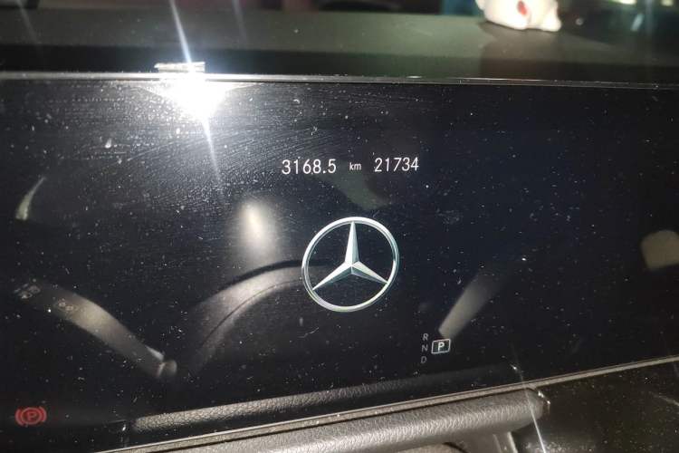 Used Mercedes-Benz GLA 2020 GLA 200 Odometer Close Up