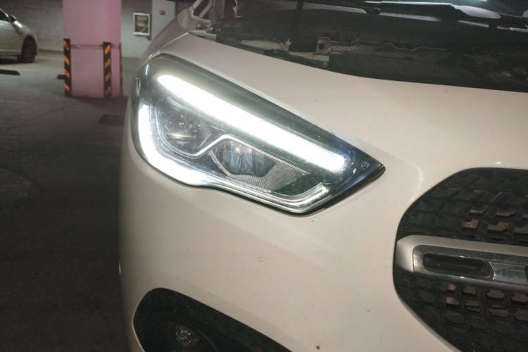 Used Mercedes-Benz GLA 2020 GLA 200 Right Front Headlight