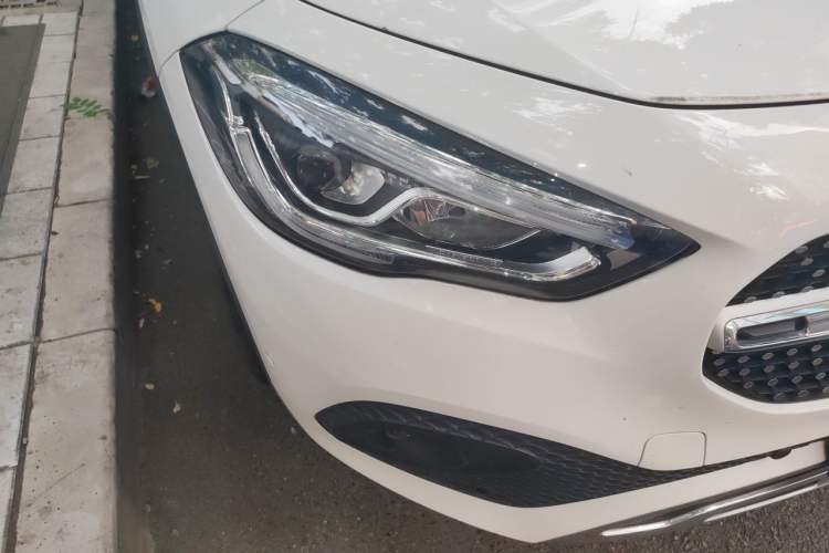 Used Mercedes-Benz GLA 2020 GLA 200 Right Front Headlight