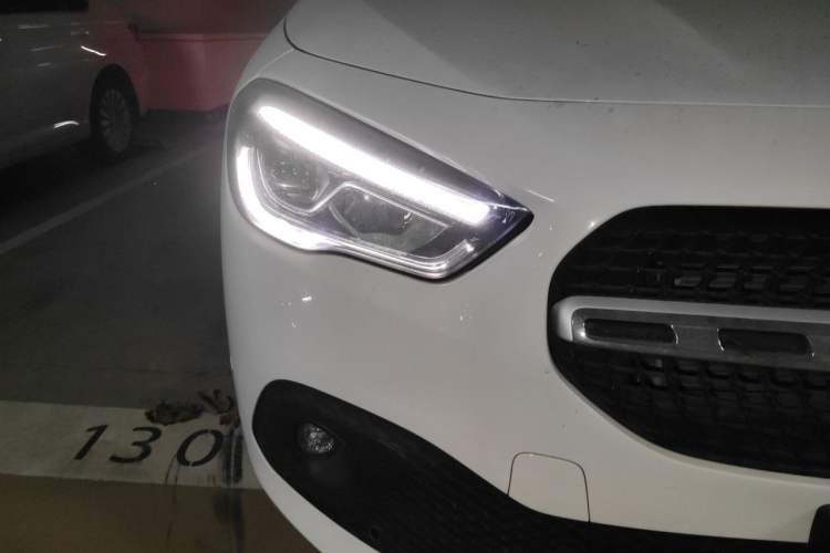 Used Mercedes-Benz GLA 2020 GLA 200 Right Front Headlight