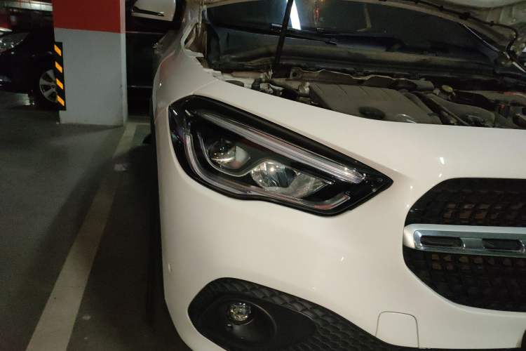 Used Mercedes-Benz GLA 2020 GLA 200 Right Front Headlight