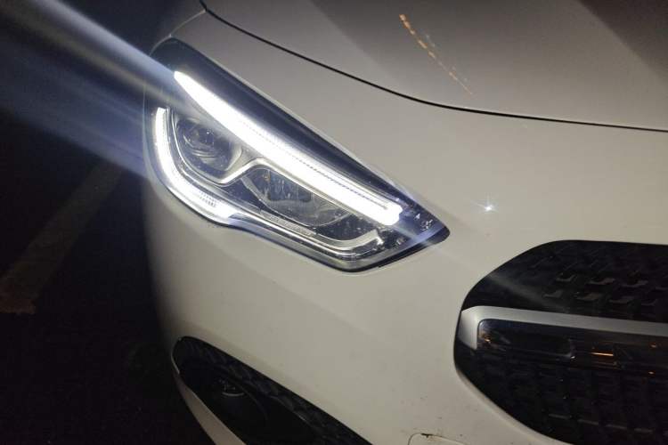Used Mercedes-Benz GLA 2020 GLA 200 Right Front Headlight