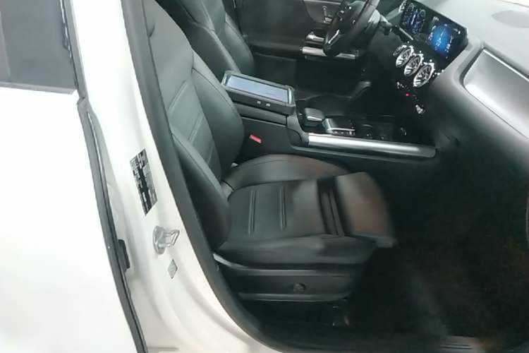 Used Mercedes-Benz GLA 2020 GLA 200 Right Front Seat