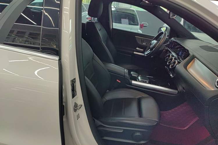 Used Mercedes-Benz GLA 2020 GLA 180 Right Front Seat
