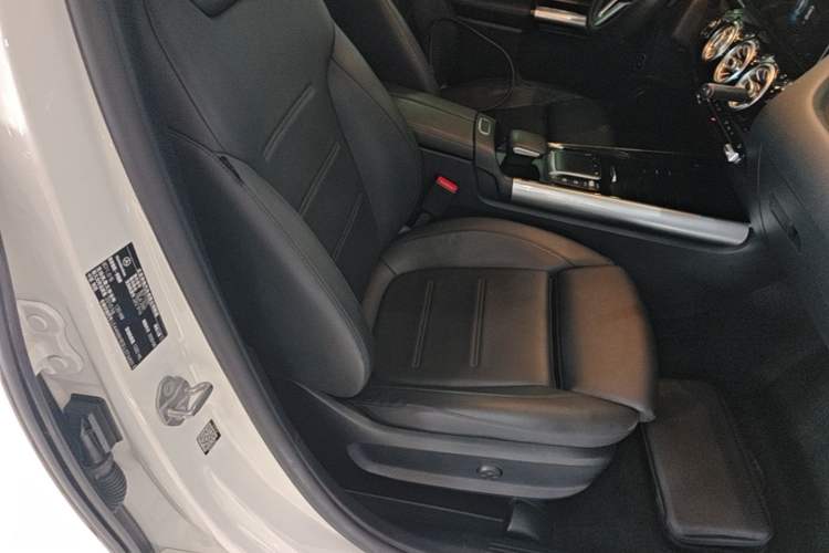 Used Mercedes-Benz GLA 2020 GLA 200 Right Front Seat