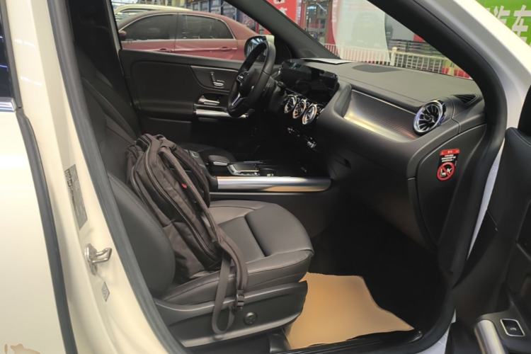 Used Mercedes-Benz GLA 2020 GLA 200 Right Front Seat
