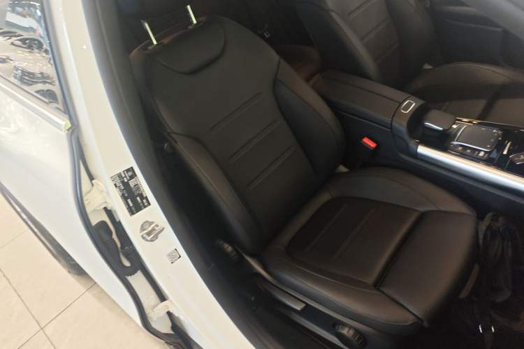 Used Mercedes-Benz GLA 2020 GLA 180 Right Front Seat