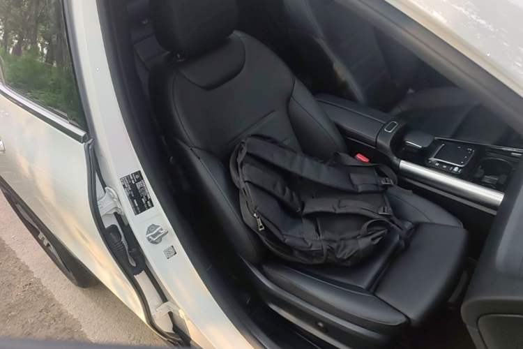 Used Mercedes-Benz GLA 2020 GLA 200 4MATIC Right Front Seat