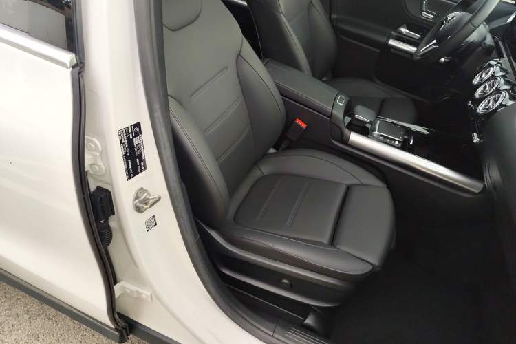 Used Mercedes-Benz GLA 2020 GLA 200 Right Front Seat
