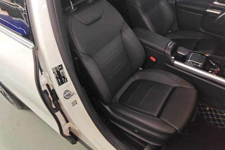 Used Mercedes-Benz GLA 2020 GLA 200 Right Front Seat