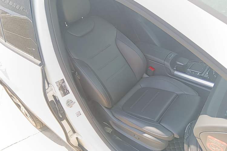 Used Mercedes-Benz GLA 2020 GLA 200 4MATIC Right Front Seat