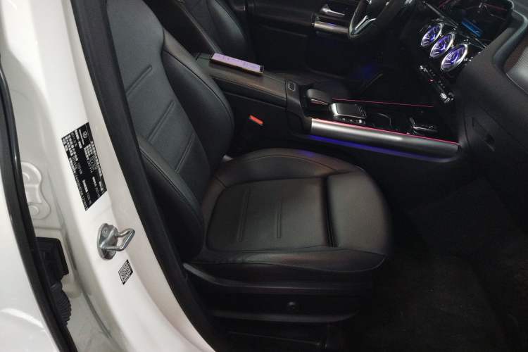 Used Mercedes-Benz GLA 2020 GLA 200 Right Front Seat