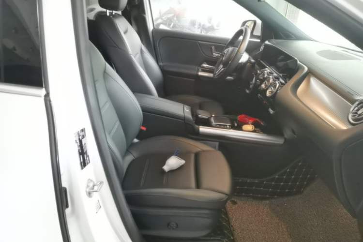 Used Mercedes-Benz GLA 2020 GLA 200 Right Front Seat