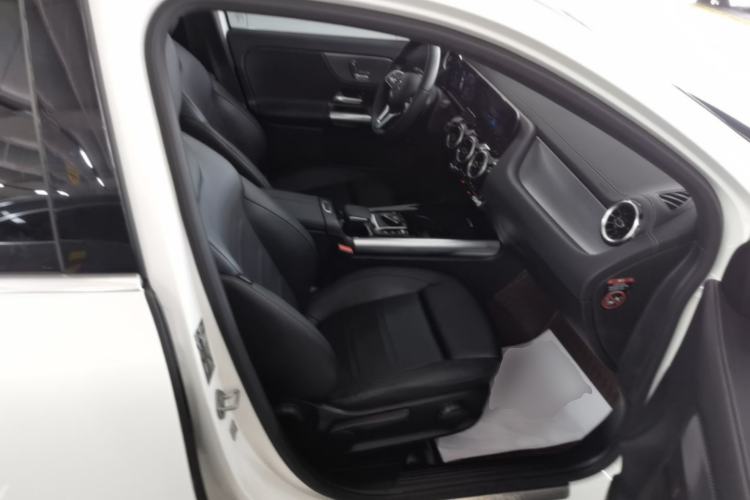 Used Mercedes-Benz GLA 2020 GLA 180 Right Front Seat
