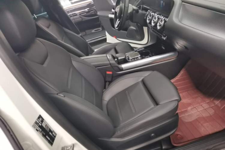 Used Mercedes-Benz GLA 2020 GLA 200 Right Front Seat