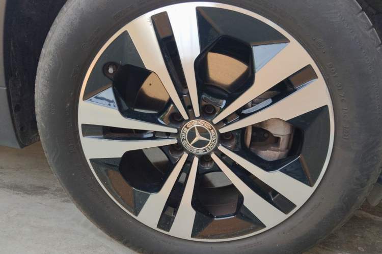 Used Mercedes-Benz GLA 2020 GLA 200 Right Front Wheel Hub
