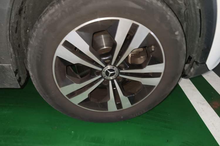 Used Mercedes-Benz GLA 2020 GLA 200 Right Front Wheel Hub