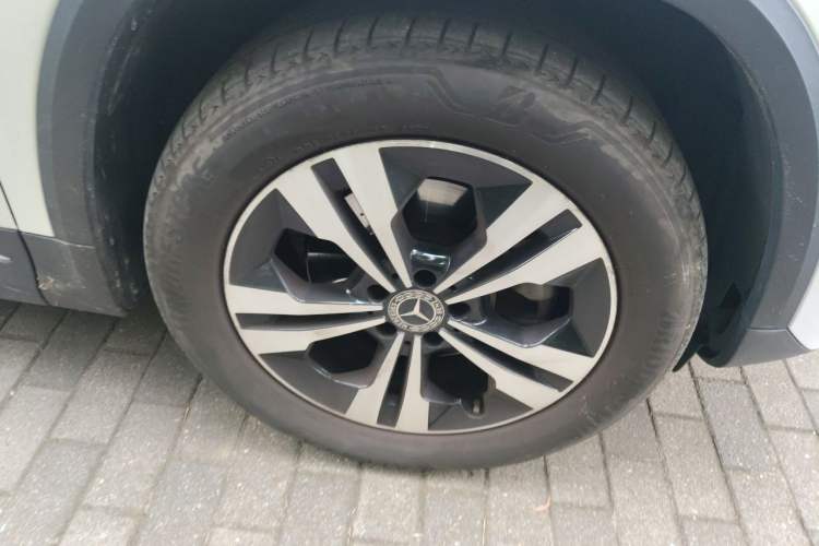 Used Mercedes-Benz GLA 2020 GLA 200 Right Front Wheel Hub