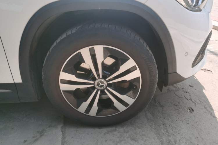 Used Mercedes-Benz GLA 2020 GLA 200 Right Front Wheel Hub