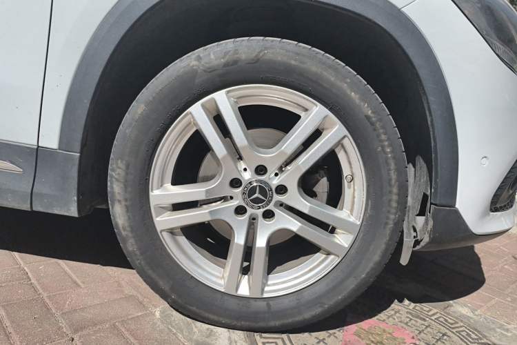 Used Mercedes-Benz GLA 2020 GLA 180 Right Front Wheel Hub