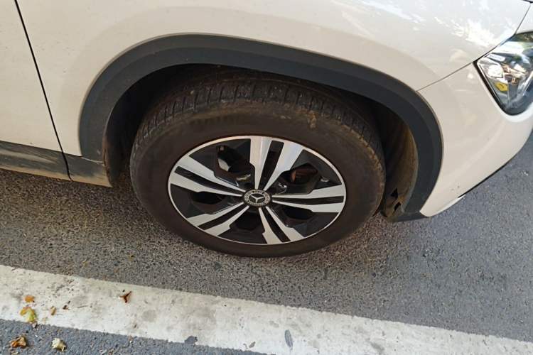 Used Mercedes-Benz GLA 2020 GLA 200 Right Front Wheel Hub