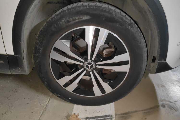 Used Mercedes-Benz GLA 2020 GLA 200 Right Front Wheel Hub
